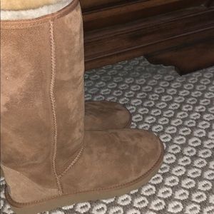 Ugh classic 2 boots